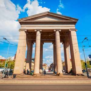 Esplora Milano al tuo ritmo con i tour hop-on hop-off – Vista panoramica, audio guide e fermate illimitate nel 2025