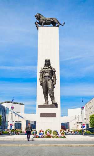 Scendi alle attrazioni, musei e monumenti di Milano con un tour hop-on hop-off – Fermate comode e visita panoramica nel 2026